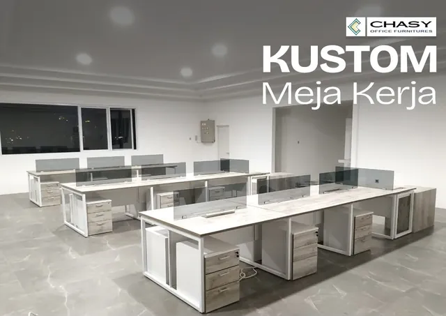 Workstation meja kerja putih dengan sekat kaca dan laci mobile, karya Chasy Office Furniture